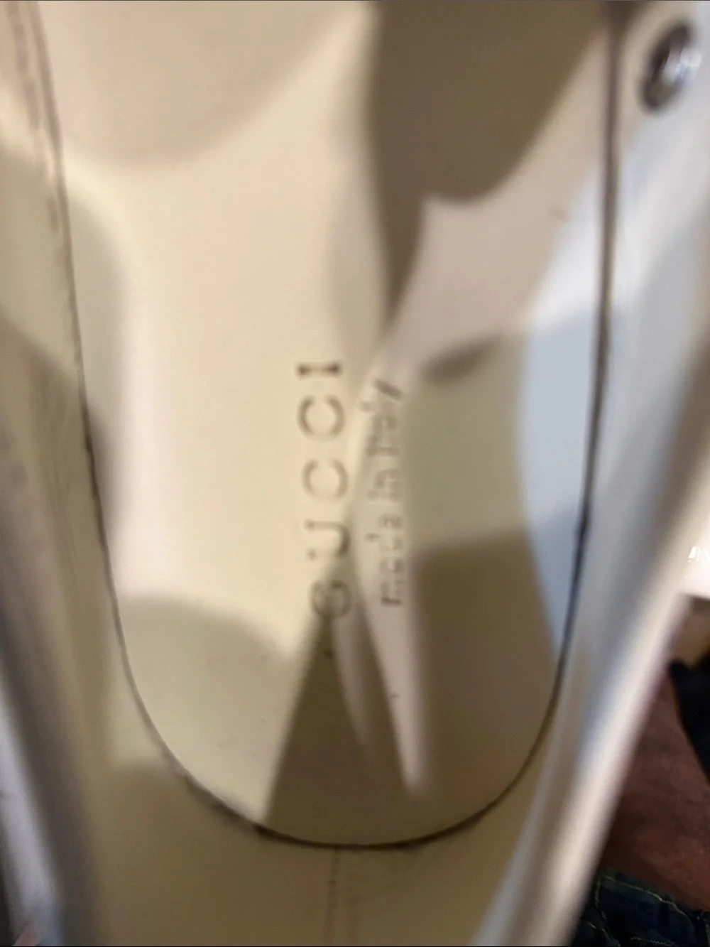 Gucci Cream Leather Slip-On Sneakermens. A little bit discoloration on bottom
